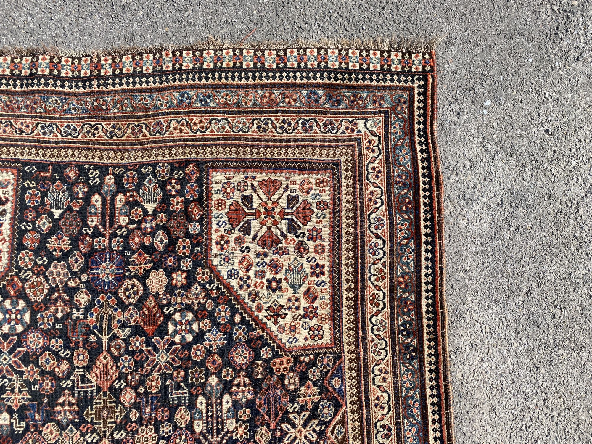 A Shirvan rug, 190 x 150cm